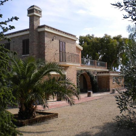 Agriturismo Posta Bassi Фоджа Екстериор снимка