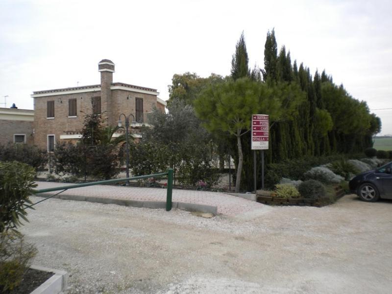 Agriturismo Posta Bassi Фоджа Екстериор снимка