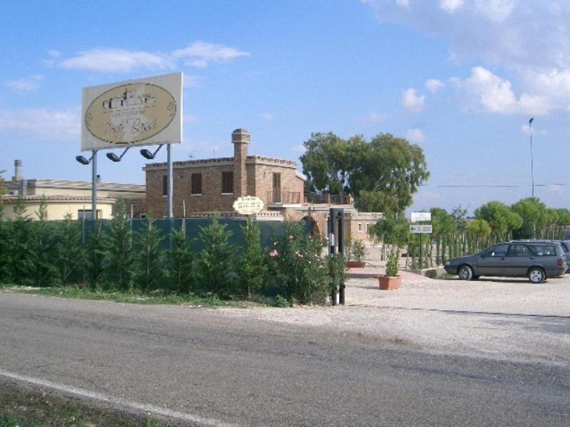 Agriturismo Posta Bassi Фоджа Екстериор снимка