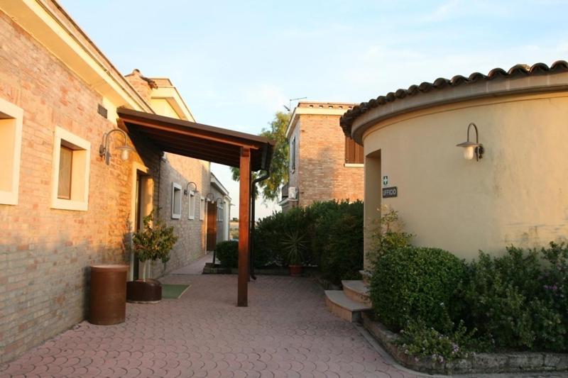 Agriturismo Posta Bassi Фоджа Екстериор снимка