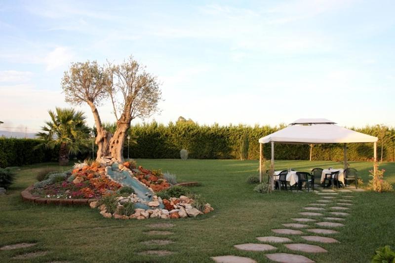 Agriturismo Posta Bassi Фоджа Екстериор снимка