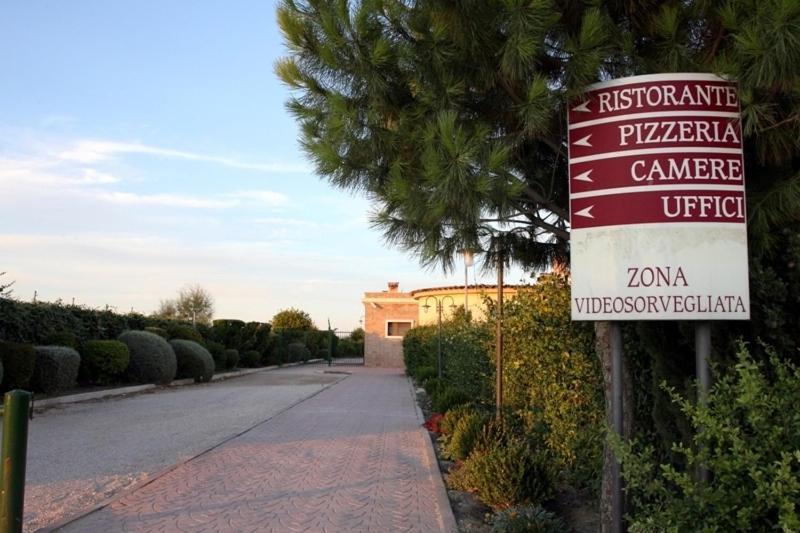 Agriturismo Posta Bassi Фоджа Екстериор снимка