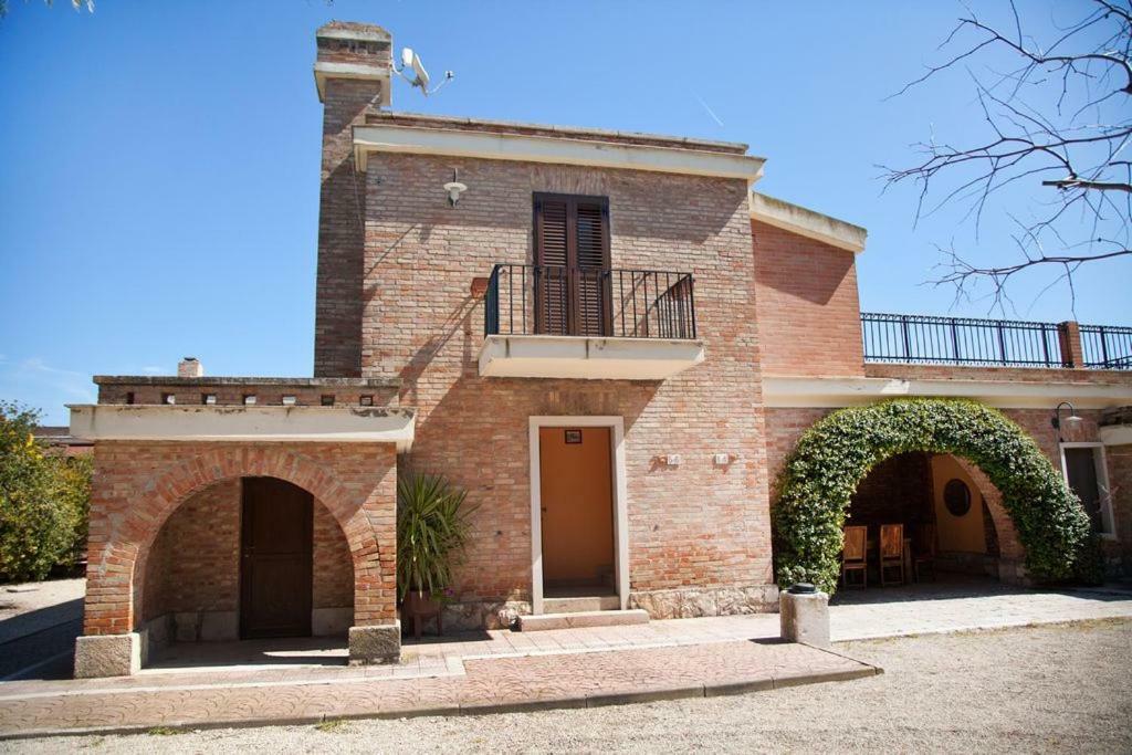 Agriturismo Posta Bassi Фоджа Екстериор снимка